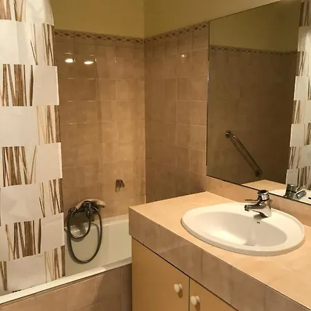 Cannes, Tout Confort Apartment